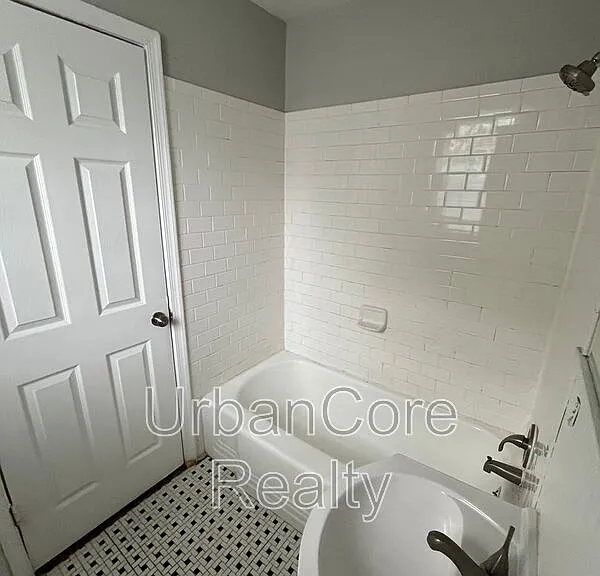 1807 National St — Photo 15