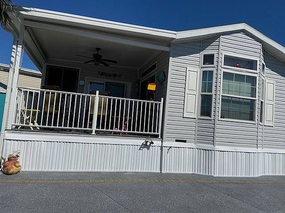 3rd image of 303 Bunker Ln