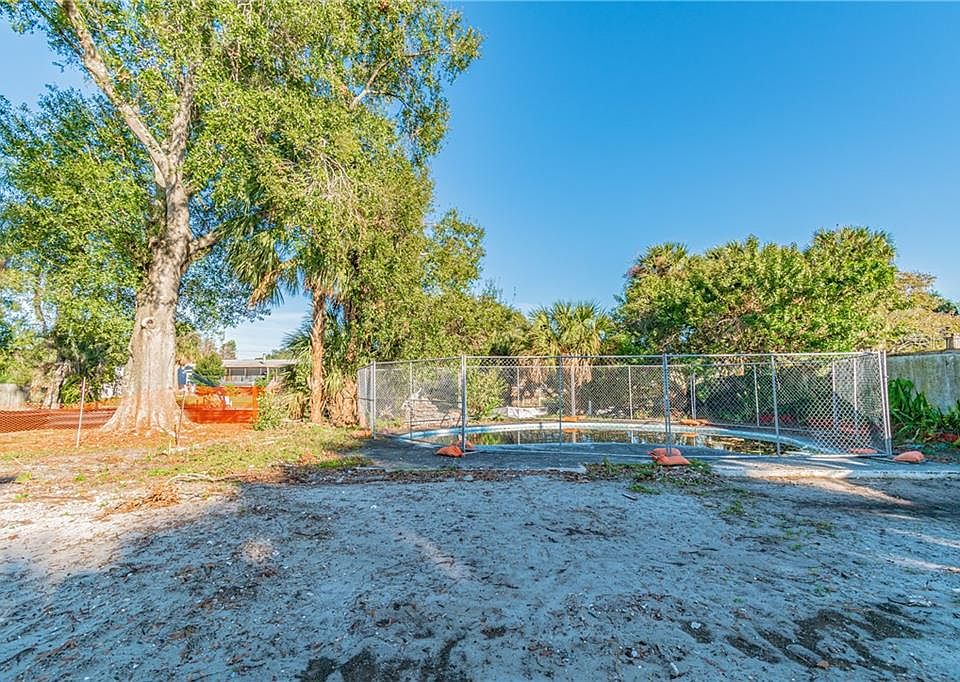 1st image of 5807 Sussex Dr