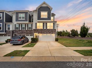 963 Portrush Ln, Tega Cay, SC 29708