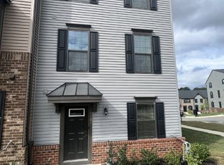 1101 Rampart Dr, Fredericksburg, VA 22401