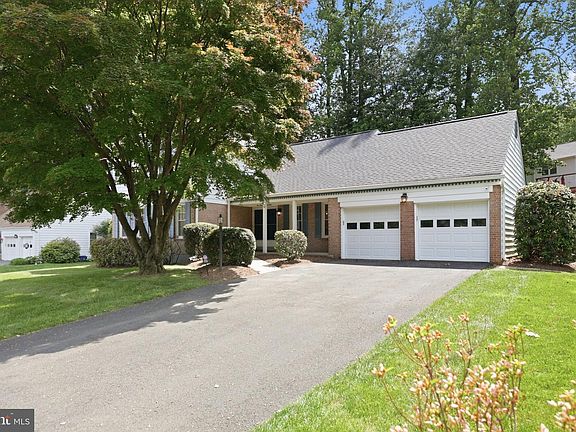 2nd image of 219 Apple Blossom Ct