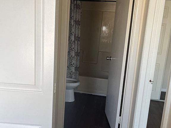4th image of 115 Philadelphia Ave APT 8
