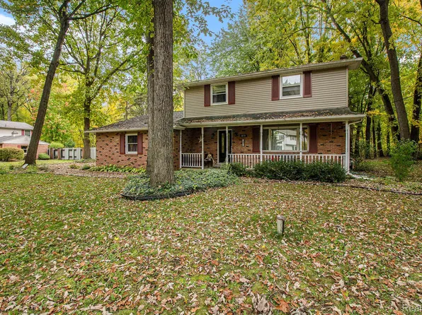 1830 Maplewood Dr, Owosso, MI 48867