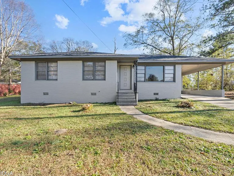 2553 Tredway Dr — Photo 16