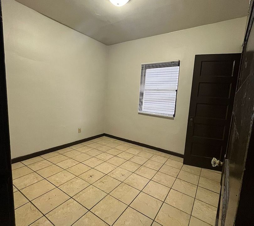 1st image of 4023 Fir St APT 1