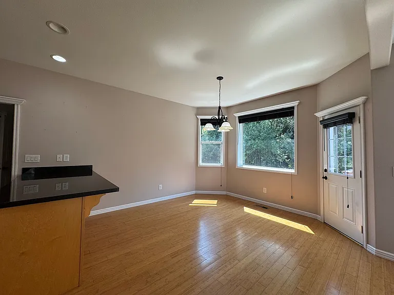 4467 Castlerock Dr — Photo 20
