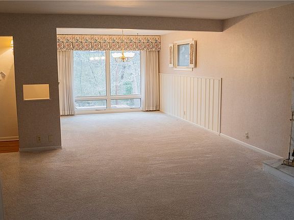 5th image of 3905 Northbrook Dr