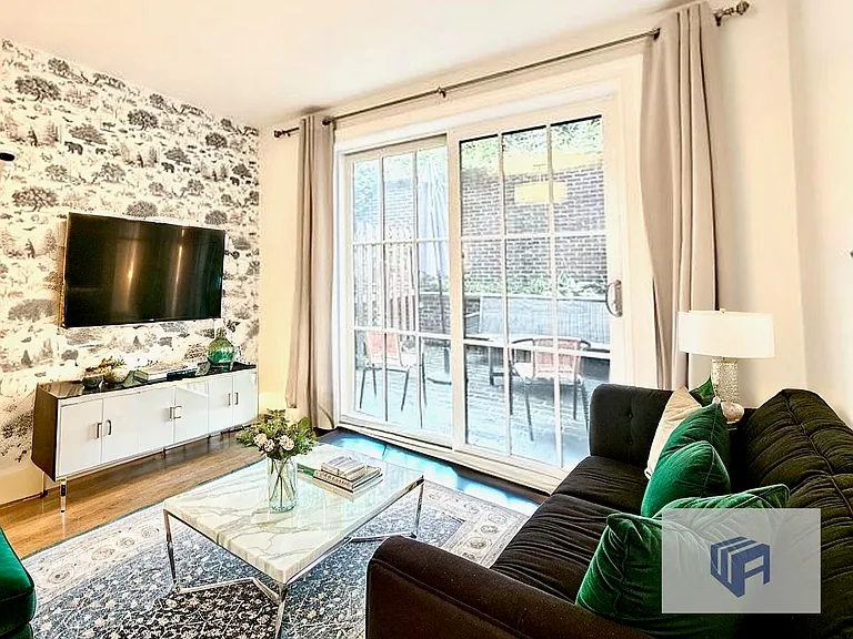 94 Norman Ave #1D — Photo 5
