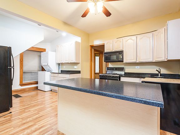 4th image of 1931 W Potomac Ave #2