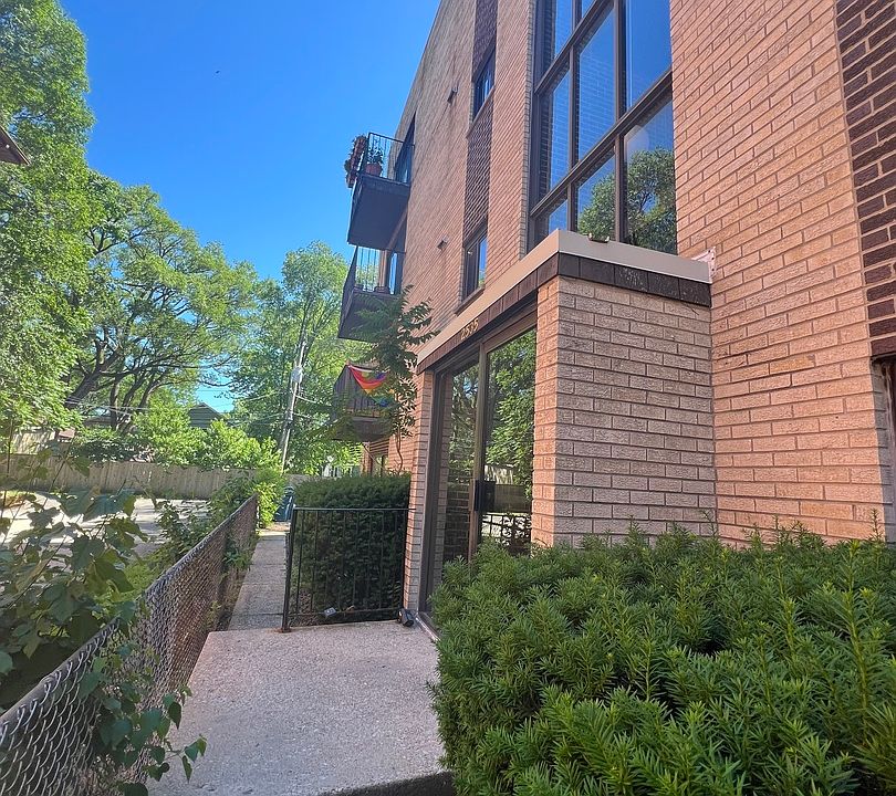 1st image of 2535 W Foster Ave APT 3N