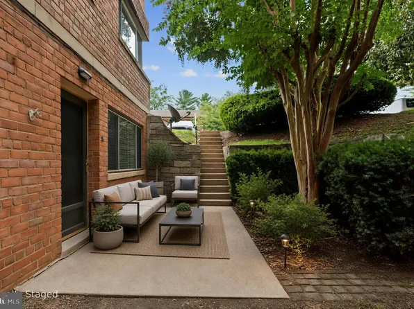 5003 Sentinel Dr APT 21, Bethesda, MD 20816