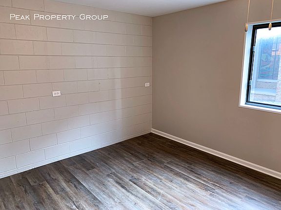 4th image of 80 W Lane Ave APT 2D