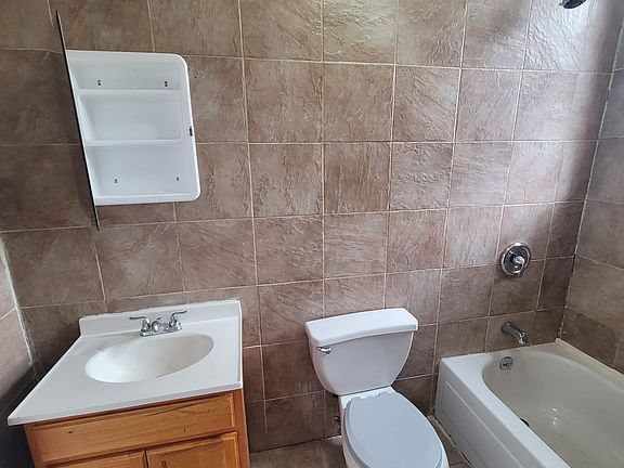 3rd image of 310 14th Ave #9A