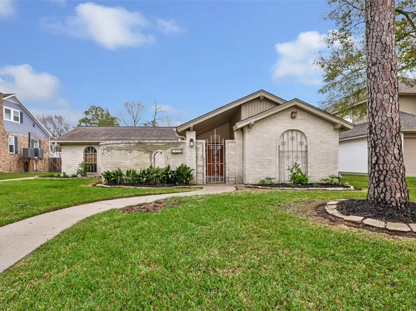 3109 Woodland Ct, La Porte, TX 77571