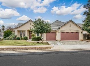 2690 Stuart Ave, Clovis, CA 93611