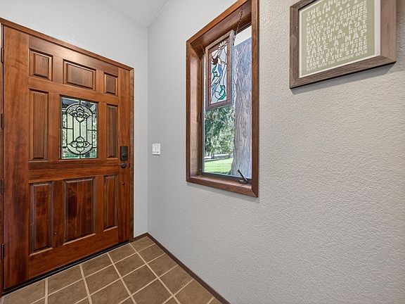 4th image of 903 Clifford Dr