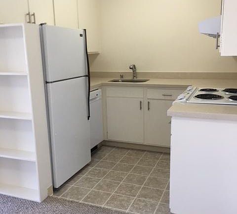 2nd image of 30 Gardenside Dr #1