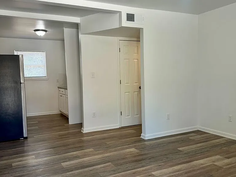 1911 19th Ct N — Photo 11