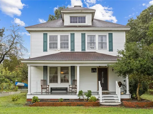 6818 Powhatan Dr, Hayes, VA 23072