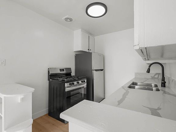 2nd image of 3933 Nicolet Ave APT 6
