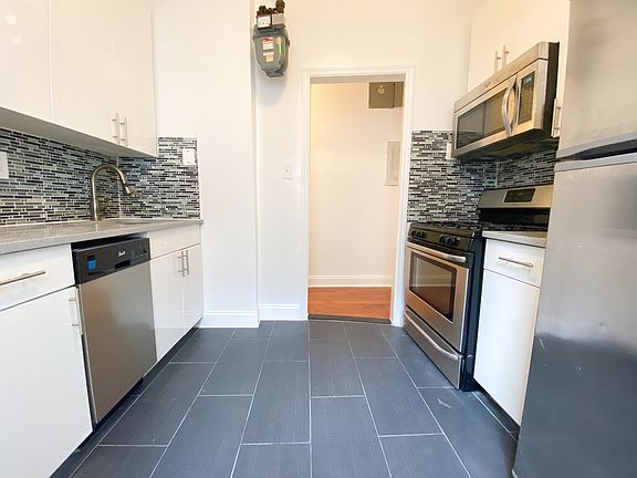 3rd image of 526 W 147th St APT 32