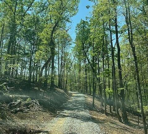 5th image of 940 Purvis Rd