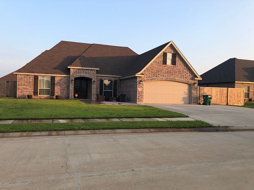 1st image of 6870 Woodridge Dr