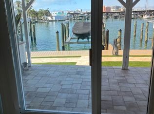 205 Dolphin Point APT 2, Clearwater, FL 33767