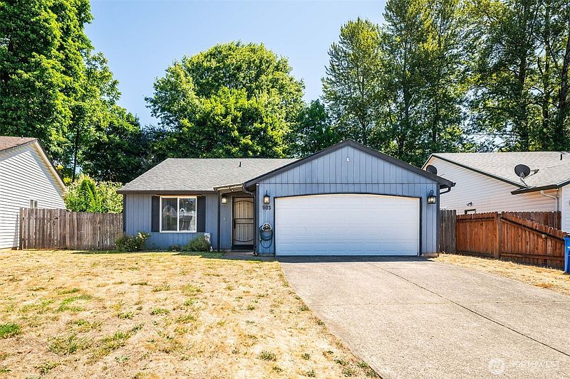2nd image of 903 SW 22nd ave