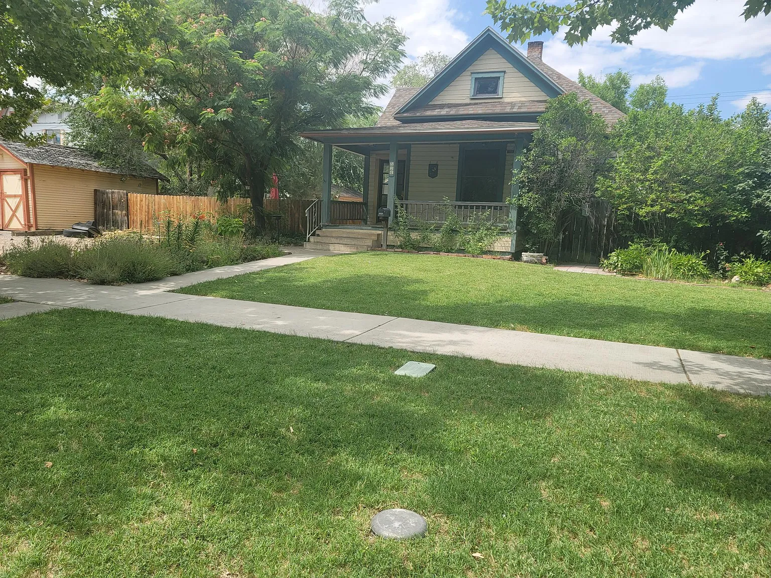 4 bed, 1410 sqft, $2,100 — Photo 2