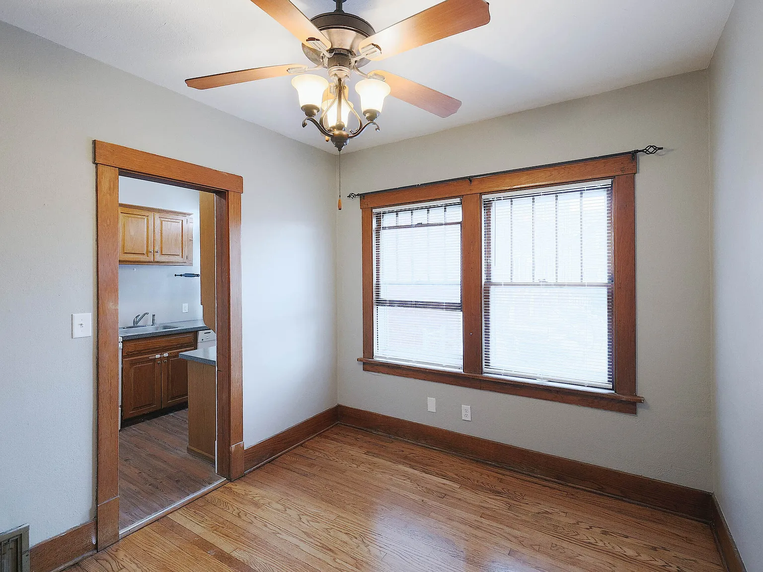 2 bed, 900 sqft, $1,189 — Photo 2