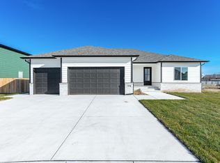 741 E Elmwood St, Valley Center, KS 67147