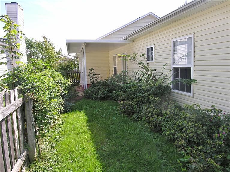 1st image of 2813 Ashby Glen Pl