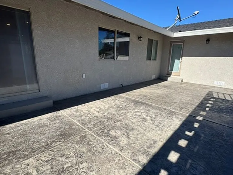 1030 W 1st Ave — Photo 26
