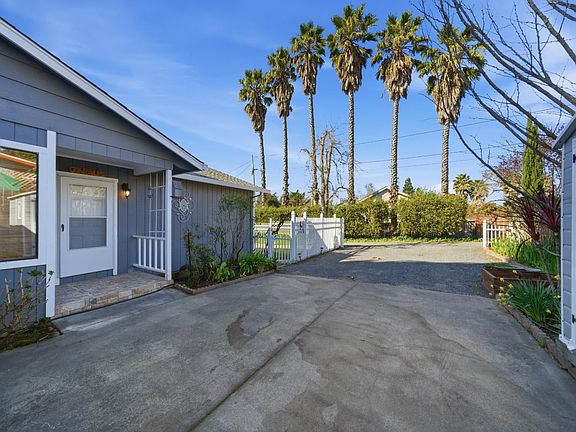 5th image of 2654 Edison Street