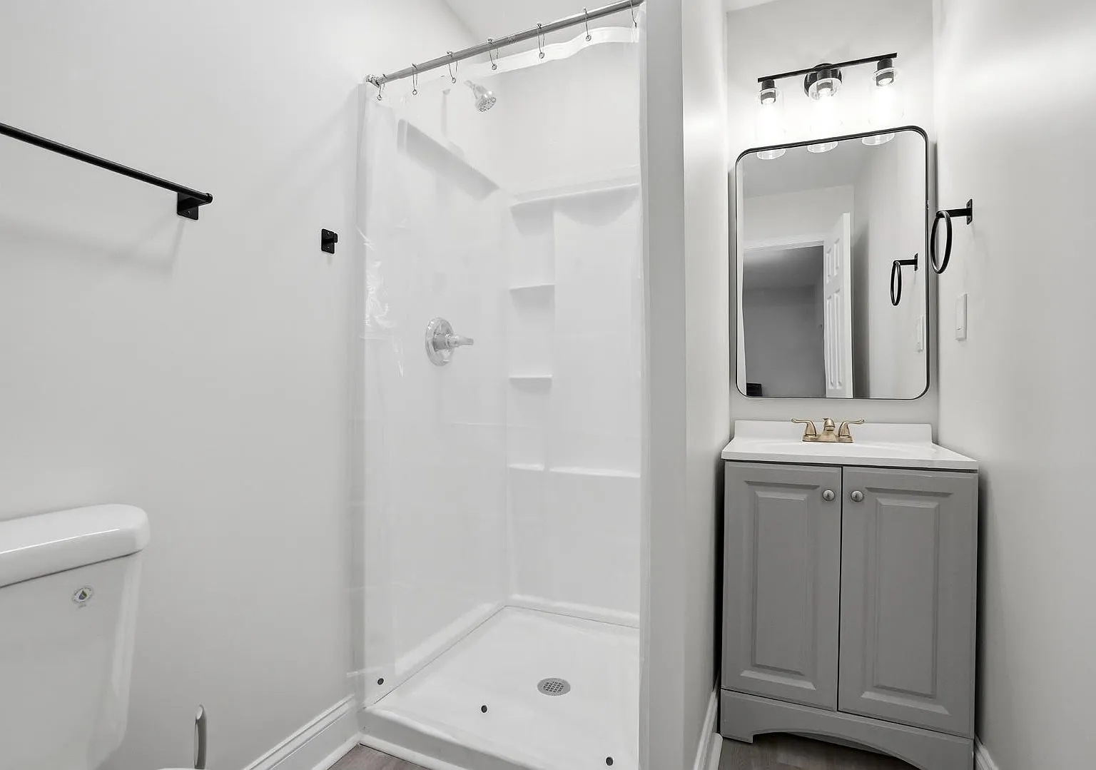 4 bed, 6.0 bath, 3620 sqft, $979 — Photo 4