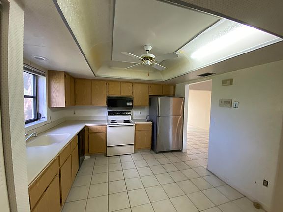 4th image of 2714 Begonia Ct