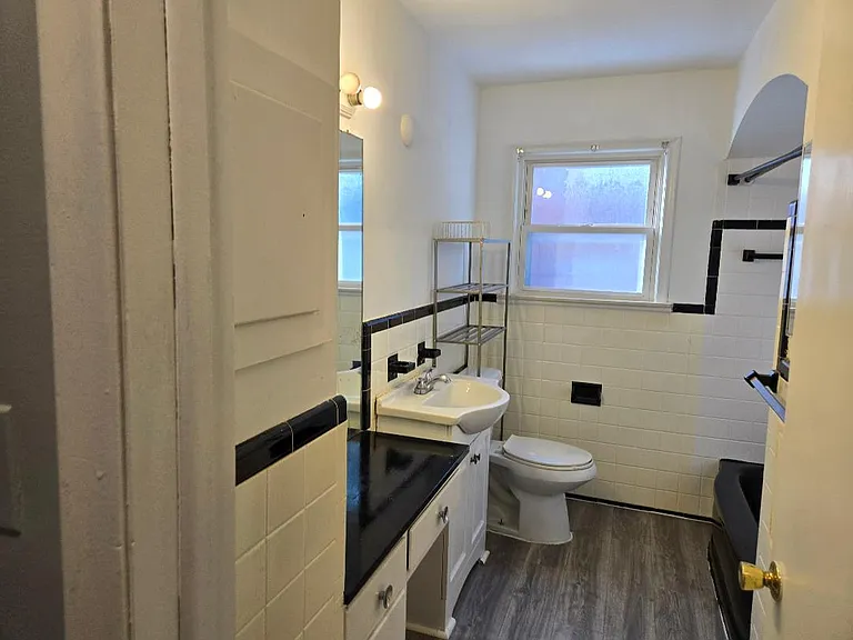 2142 Vernier Rd — Photo 3
