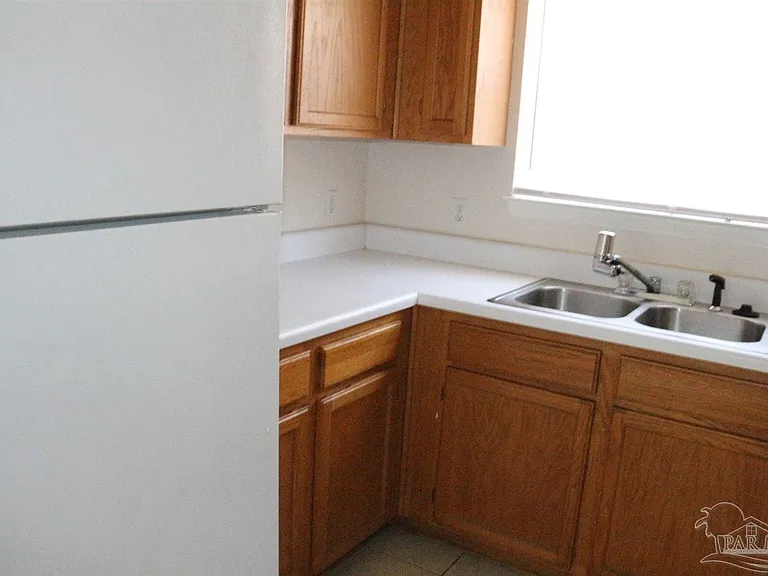 215 Wildflower Ln — Photo 6