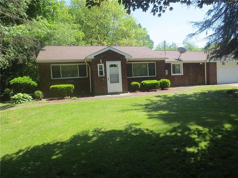 233 Mercer Ave photo 1