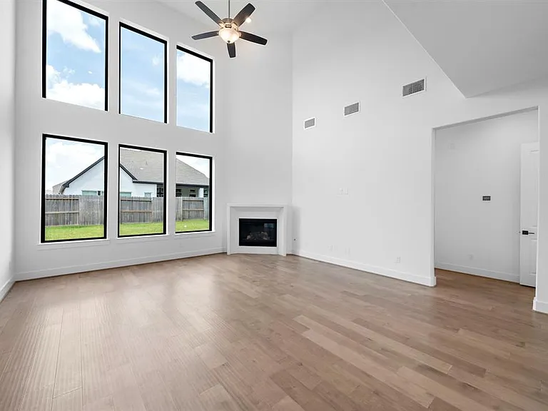9806 Oakwood Trl — Photo 6