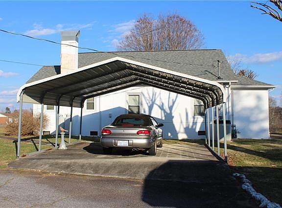 3rd image of 2100 Coy Ln