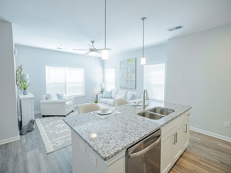 Grand Oaks Apartments — Photo 12