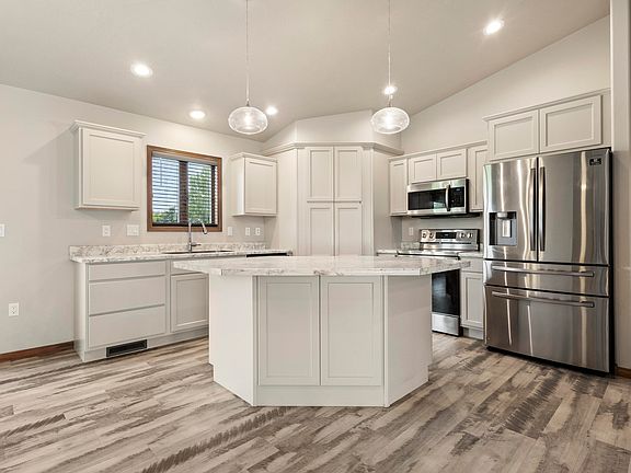 4th image of 2825 Maui Dr