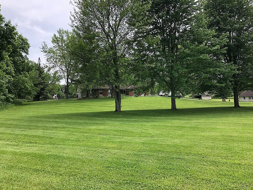 3251 Groveland Rd photo 1