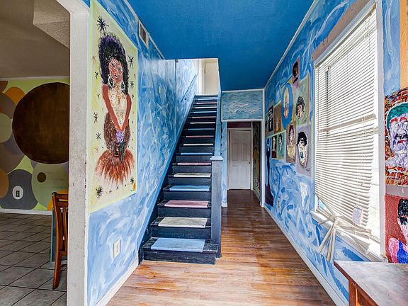 4th image of 521 Esters Blvd