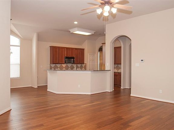 3rd image of 10218 Ferry Farm Ln
