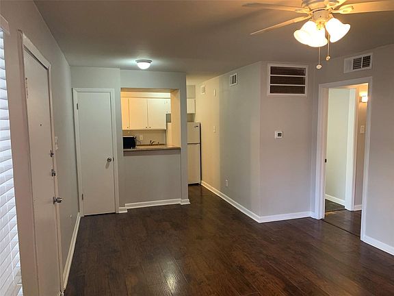 2nd image of 4301 Hartford St APT 119