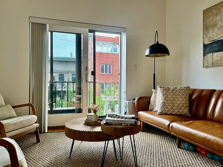 357 15th St #3B — Photo 2